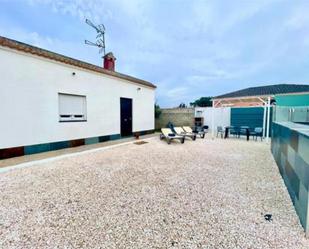 Vista exterior de Casa adosada de lloguer en Chiclana de la Frontera amb Terrassa i Piscina