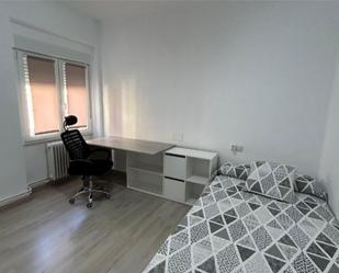 Bedroom of Flat to share in Salamanca Capital