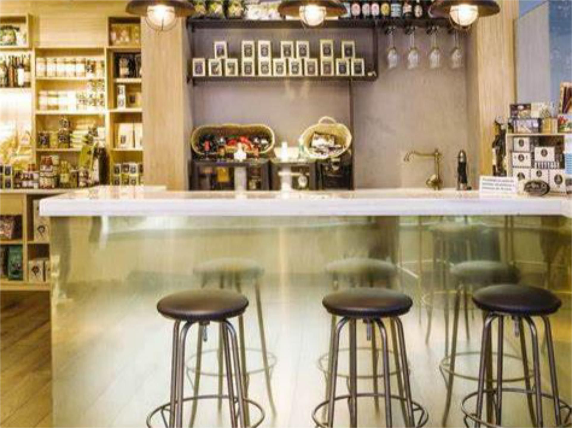 Local de alquiler en  Madrid Capital con Amueblado