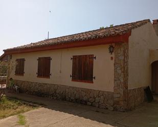 Vista exterior de Casa o xalet en venda en Montamarta amb Piscina