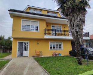 Vista exterior de Casa o xalet en venda en Abegondo amb Terrassa i Balcó