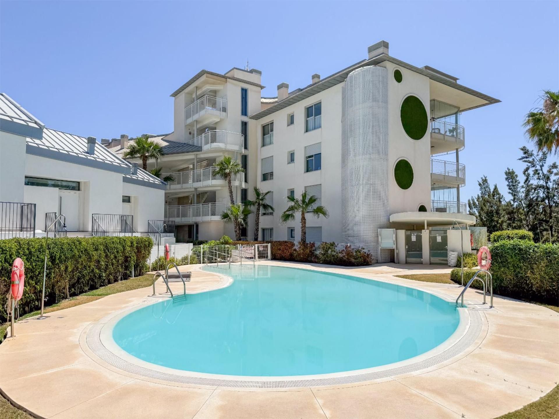 Swimming pool of Flat for sale in Fuengirola  with Air Conditioner, Terrace and Swimming Pool