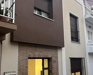 Exterior view of Single-family semi-detached for sale in Vélez-Málaga  with Air Conditioner, Terrace and Balcony