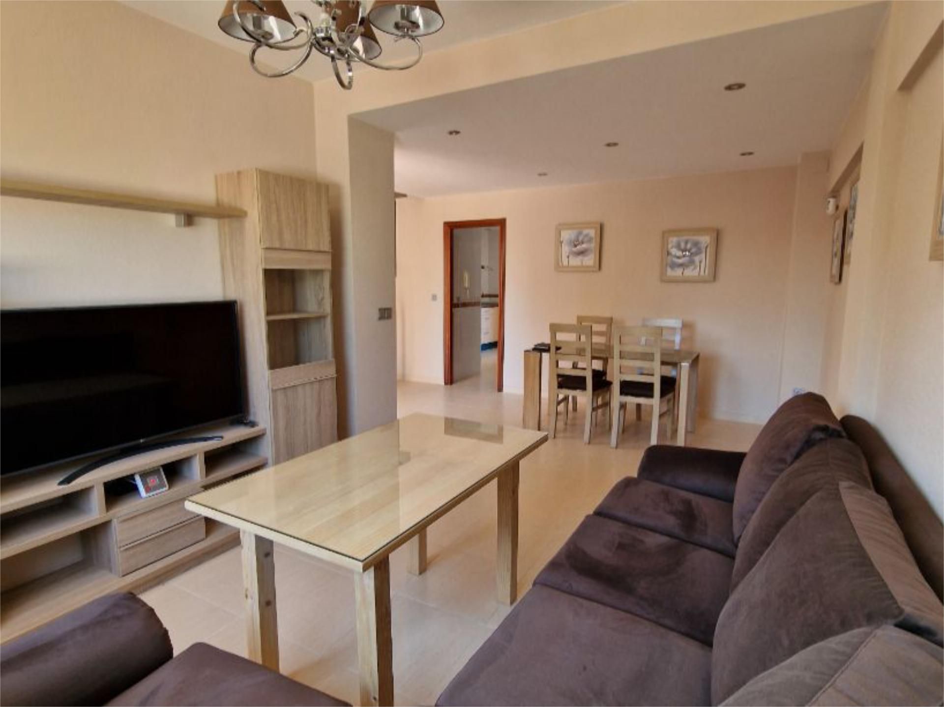 Sala d'estar de Casa o xalet en venda en Santiponce amb Traster i Moblat