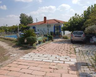 Vista exterior de Finca rústica en venda en El Viso de San Juan amb Aire condicionat i Terrassa