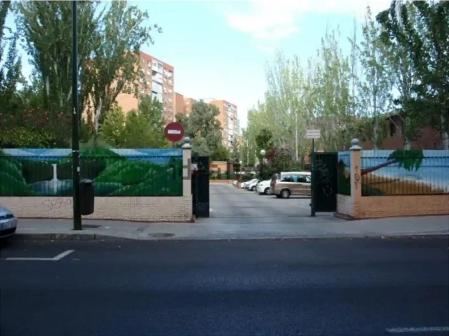 Garage for rent in Calle de Maqueda, 35, Aluche Exterior view of Garage for rent in Madrid