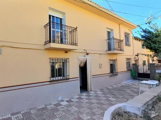 Chalet en venta en calle las pilas,  de loja,  loj