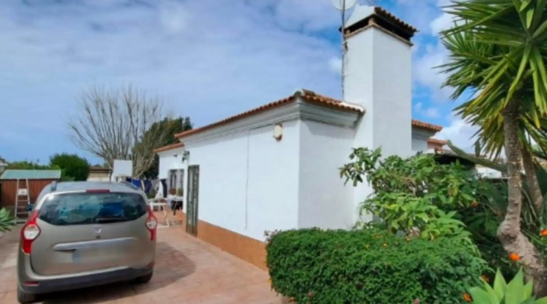 Exterior view of Houses for sale in Chiclana de la Frontera