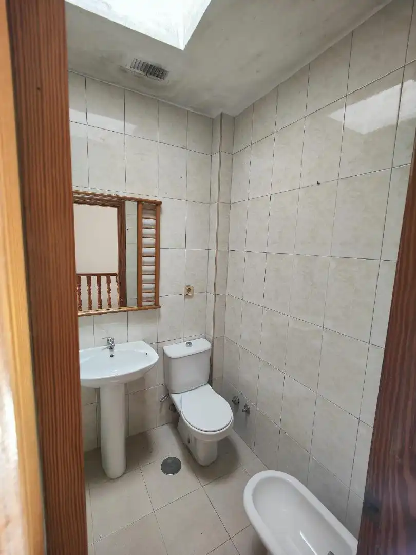 Dúplex en venta en Vereda de las Sirenas, 22, Retamar Baño de Dúplex en venta en Almería con Terraza