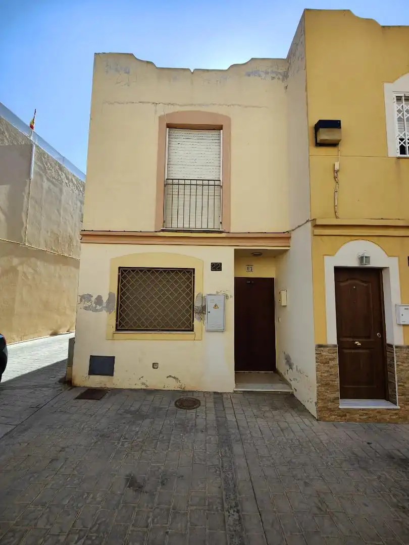 Dúplex en venta en Vereda de las Sirenas, 22, Retamar Vista exterior de Dúplex en venta en Almería con Terraza