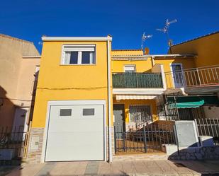 Exterior view of Single-family semi-detached for sale in Colmenar de Oreja  with Air Conditioner and Terrace