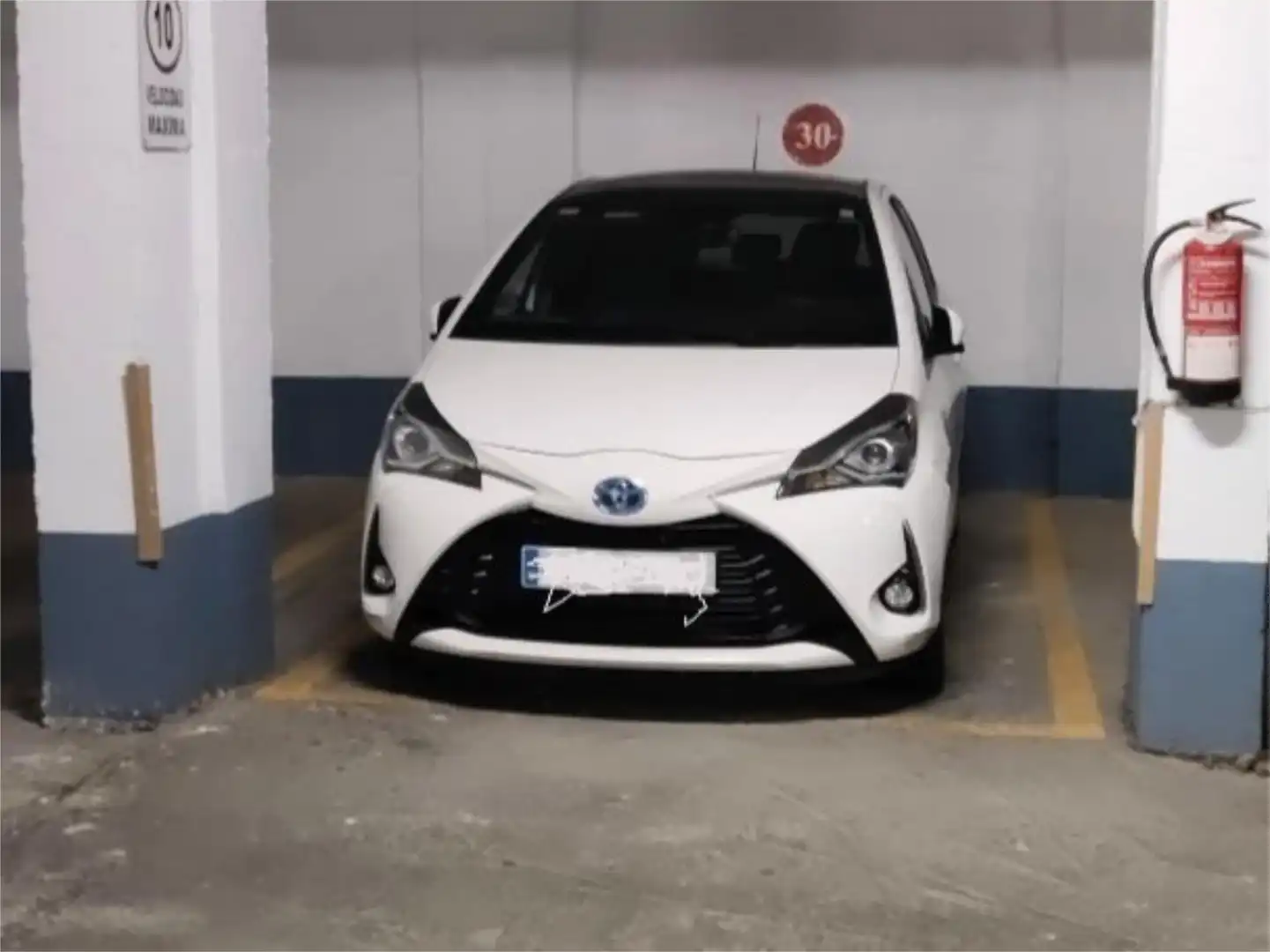 Parking of Flat for rent in  Sevilla Capital  with Air Conditioner, Terrace and Balcony