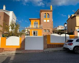 Exterior view of Single-family semi-detached for sale in Dílar  with Terrace and Swimming Pool