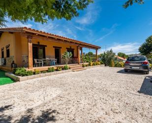 Exterior view of House or chalet for sale in Paracuellos de Jarama  with Air Conditioner and Terrace