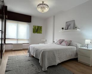 Bedroom of Flat to share in Marín  with Terrace and Balcony