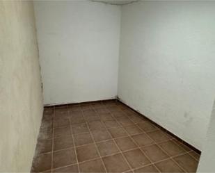 Box room to rent in Manresa