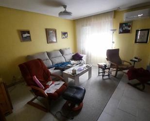 Living room of Flat for sale in Mansilla de las Mulas  with Air Conditioner, Terrace and Balcony