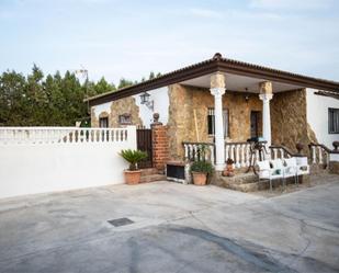 Vista exterior de Casa o xalet en venda en  Córdoba Capital amb Aire condicionat, Terrassa i Piscina