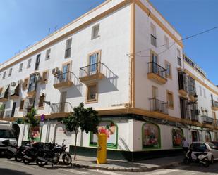 Vista exterior de Pis en venda en El Puerto de Santa María amb Aire condicionat