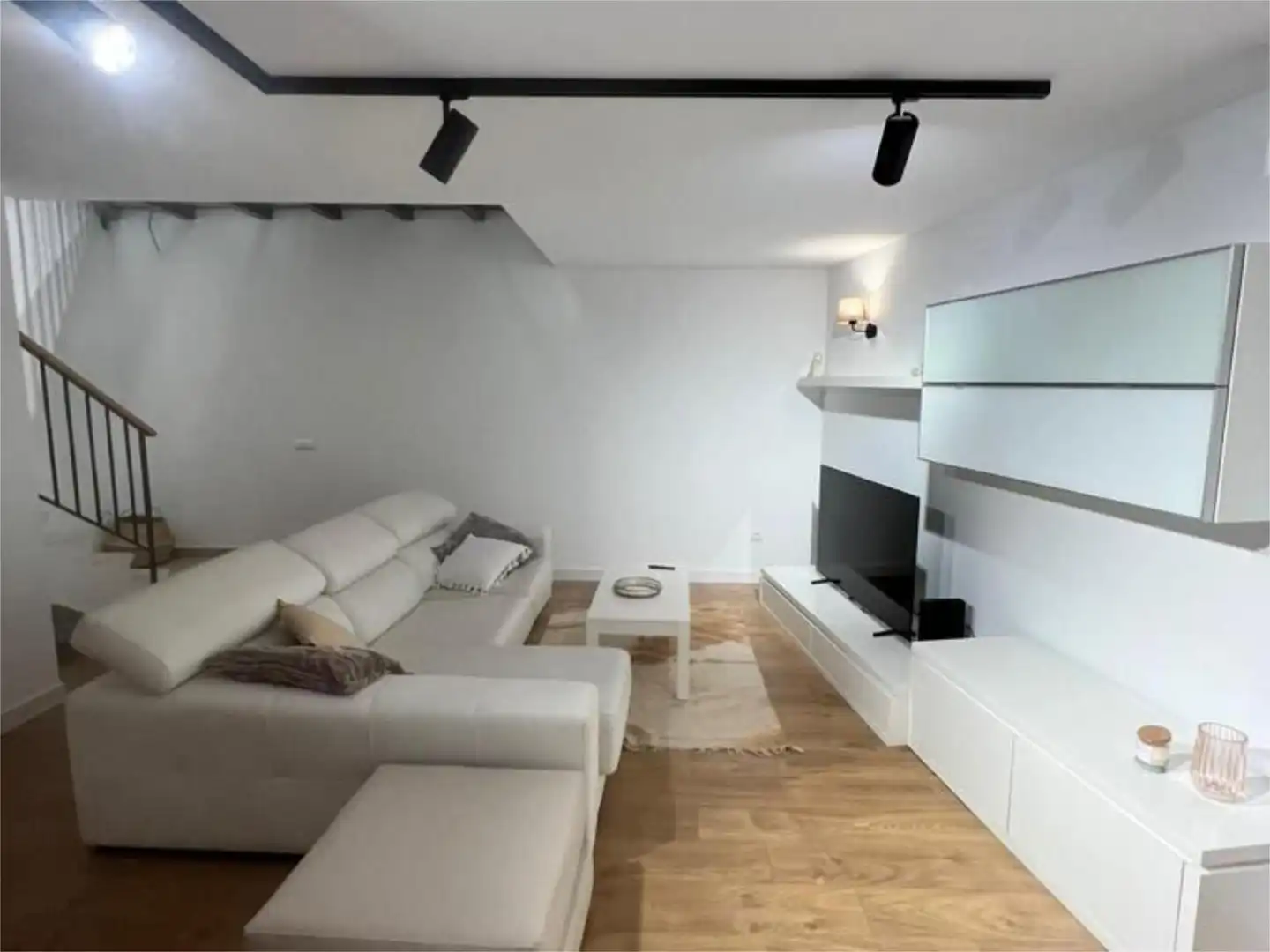 Wohnzimmer von Maisonette zur Miete in Alella mit Klimaanlage, Heizung und Parkett