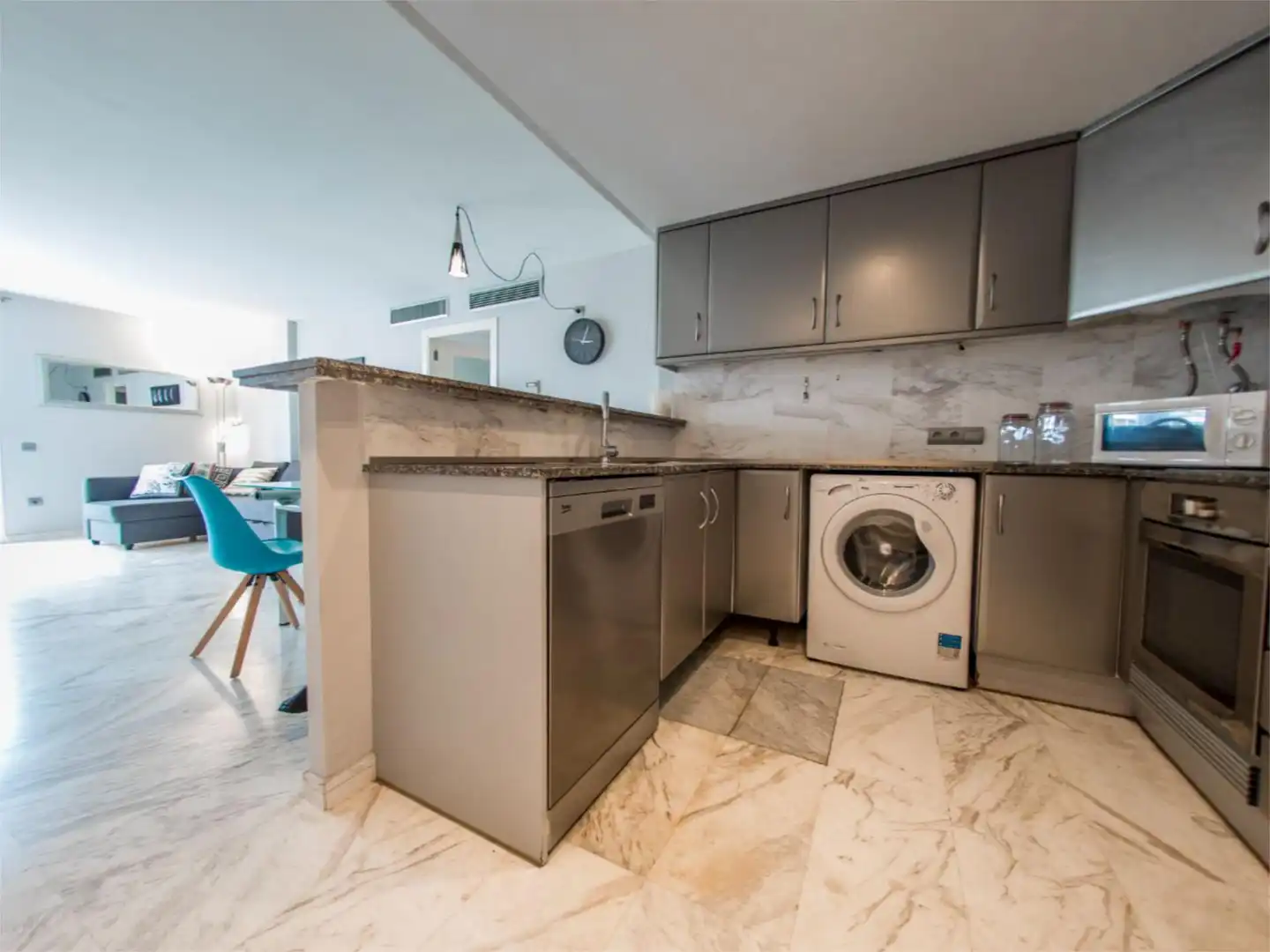 Flat for rent in Carrer Poblat Butà, 50, Port d'Alcúdia - Platja d'Alcúdia Kitchen of Flat for rent in Alcúdia with Air Conditioner, Heating and Furnished