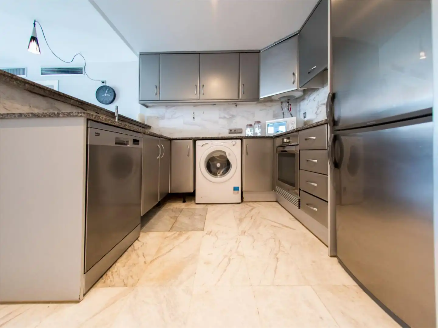 Flat for rent in Carrer Poblat Butà, 50, Port d'Alcúdia - Platja d'Alcúdia Kitchen of Flat for rent in Alcúdia with Air Conditioner, Heating and Furnished
