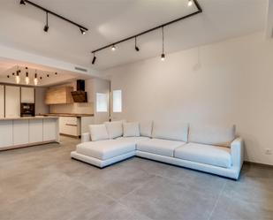 Sala d'estar de Apartament en venda en Marbella amb Aire condicionat, Terrassa i Piscina