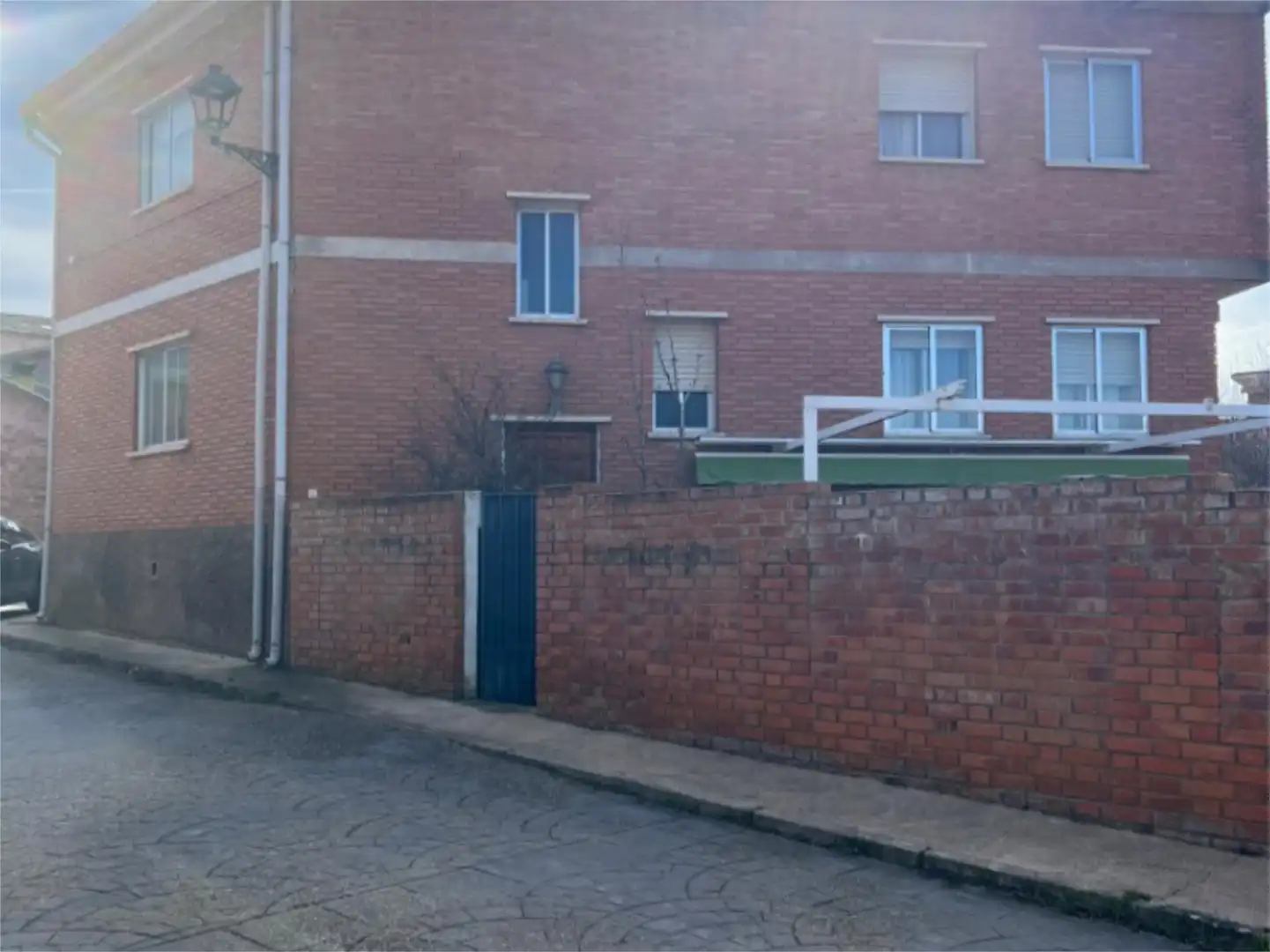 Außenansicht von Wohnung zum Verkauf in La Miñosa mit Heizung, Privatgarten und Terrasse