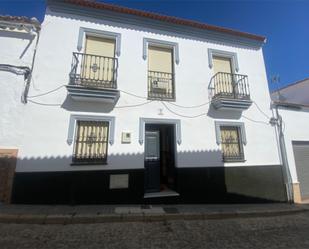 Vista exterior de Casa adosada en venda en Puebla de Guzmán amb Terrassa i Balcó