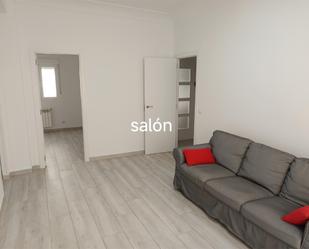 Living room of Flat for sale in  Madrid Capital  with Heating, Oven and Washing machine