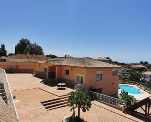 Vista exterior de Pis en venda en Mijas amb Aire condicionat, Terrassa i Piscina