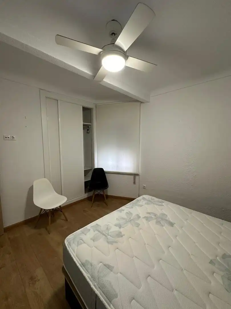 Dormitori de Pis de lloguer en Torrevieja amb Aire condicionat, Calefacció i Parquet