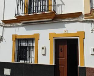 Exterior view of Single-family semi-detached for sale in Alcalá del Río  with Air Conditioner, Terrace and Balcony