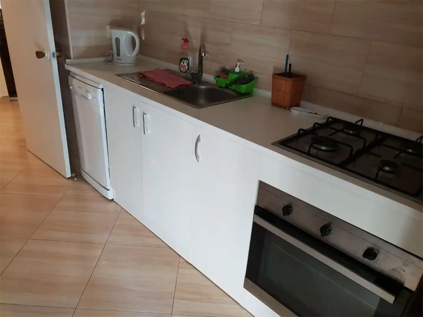 Flat for rent in Carrer de Gabriel Miro, 12, Campello Playa Kitchen of Flat for rent in El Campello with Air Conditioner and Balcony
