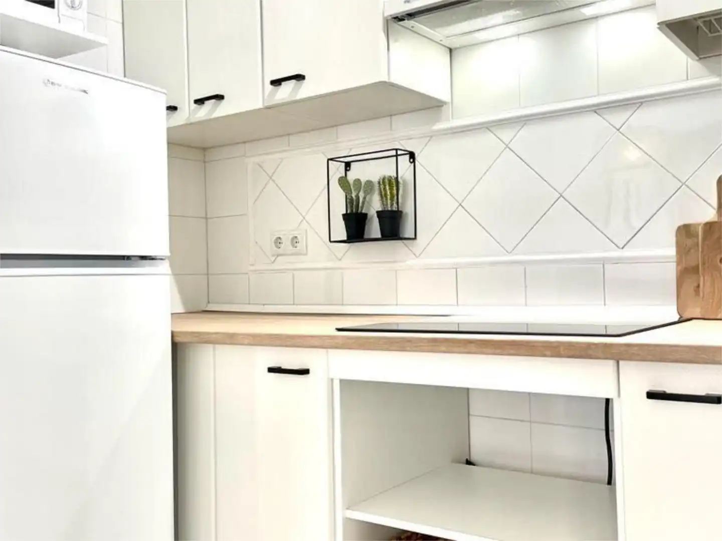 Cuina de Apartament de lloguer en Torrevieja amb Aire condicionat, Parquet i Terrassa