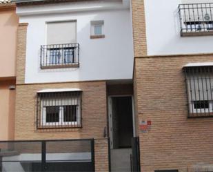 Exterior view of Single-family semi-detached for sale in  Granada Capital  with Terrace