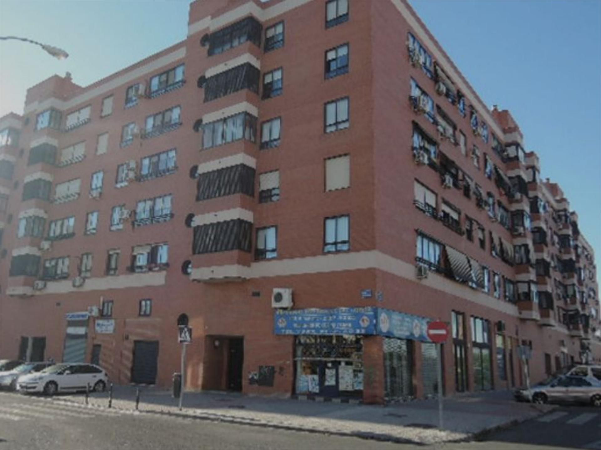 Exterior view of Flat for sale in Fuenlabrada  with Swimming Pool