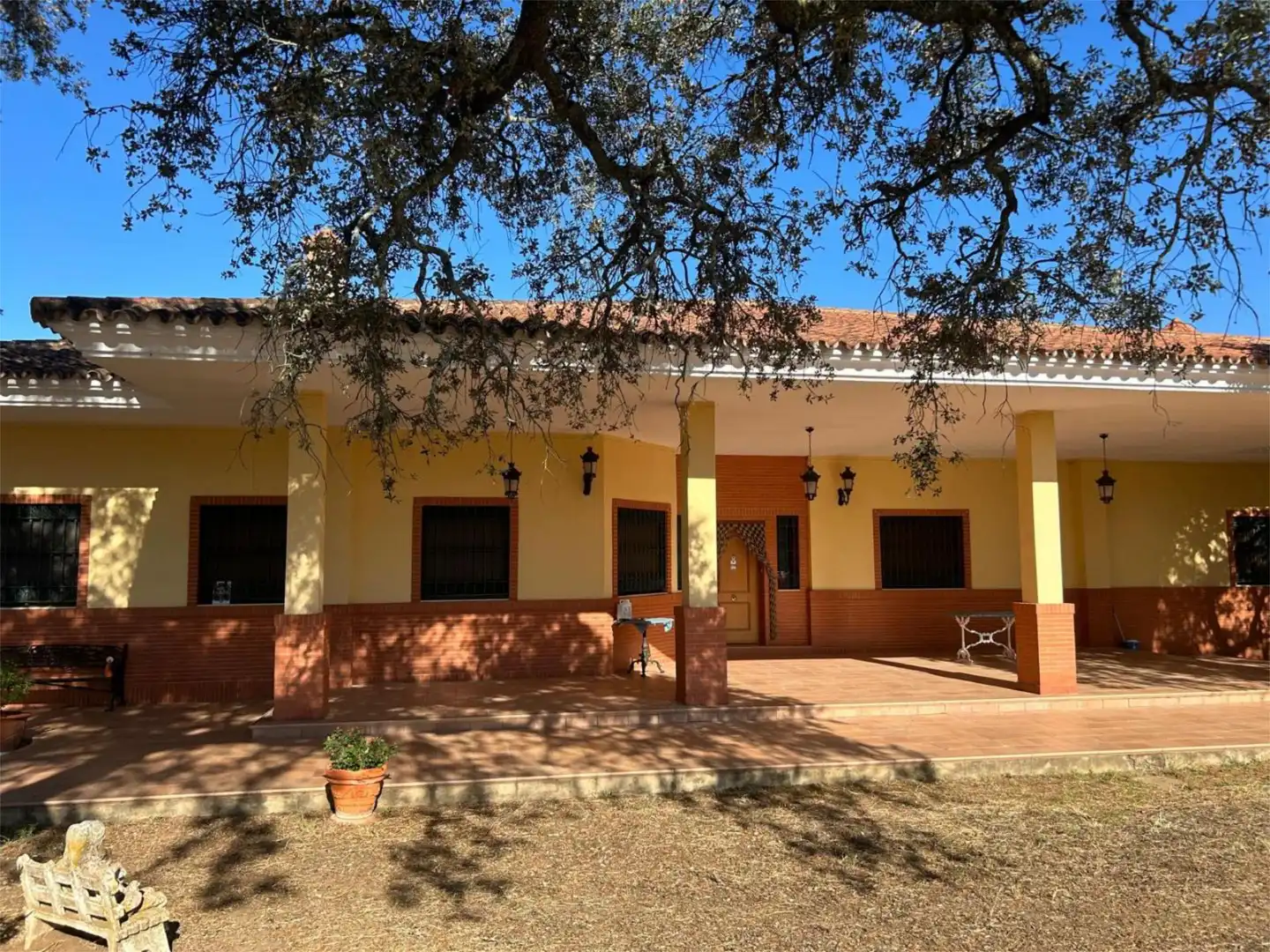 Finca rústica en venta en Calle Venta de Abajo, 3, El Castillo de las Guardas Vista exterior de Finca rústica en venta en El Castillo de las Guardas con Aire acondicionado, Calefacción y Jardín privado