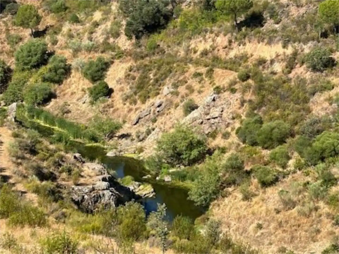 Finca rústica en venta en Calle Venta de Abajo, 3, El Castillo de las Guardas Vista exterior de Finca rústica en venta en El Castillo de las Guardas con Aire acondicionado, Calefacción y Jardín privado