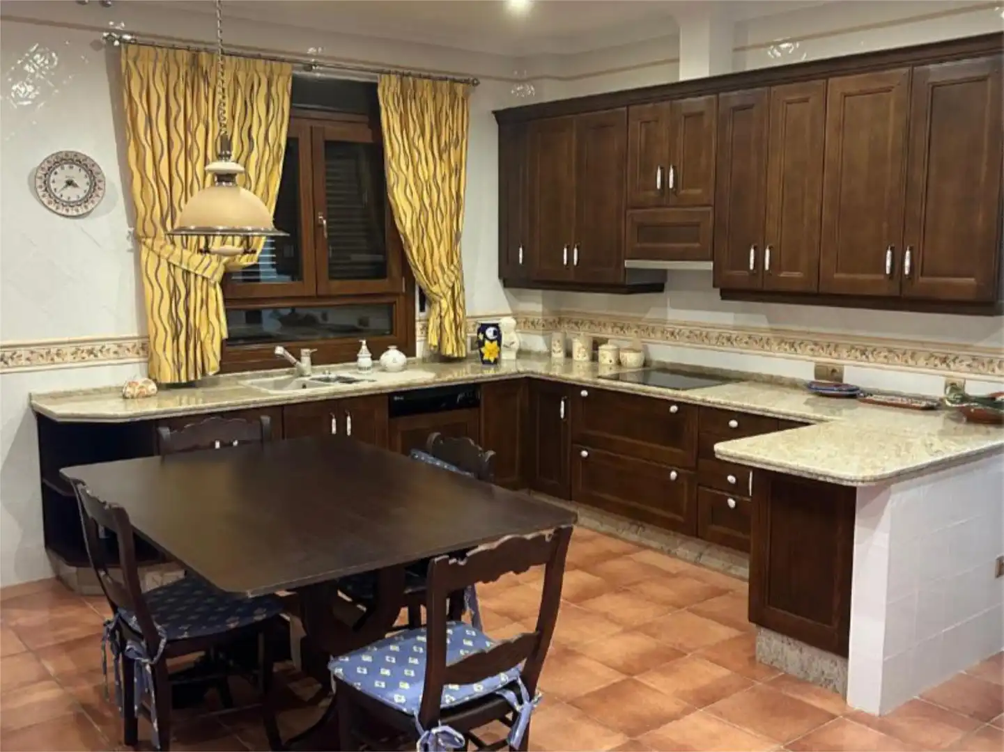 Finca rústica en venta en Calle Venta de Abajo, 3, El Castillo de las Guardas Cocina de Finca rústica en venta en El Castillo de las Guardas con Aire acondicionado, Calefacción y Jardín privado