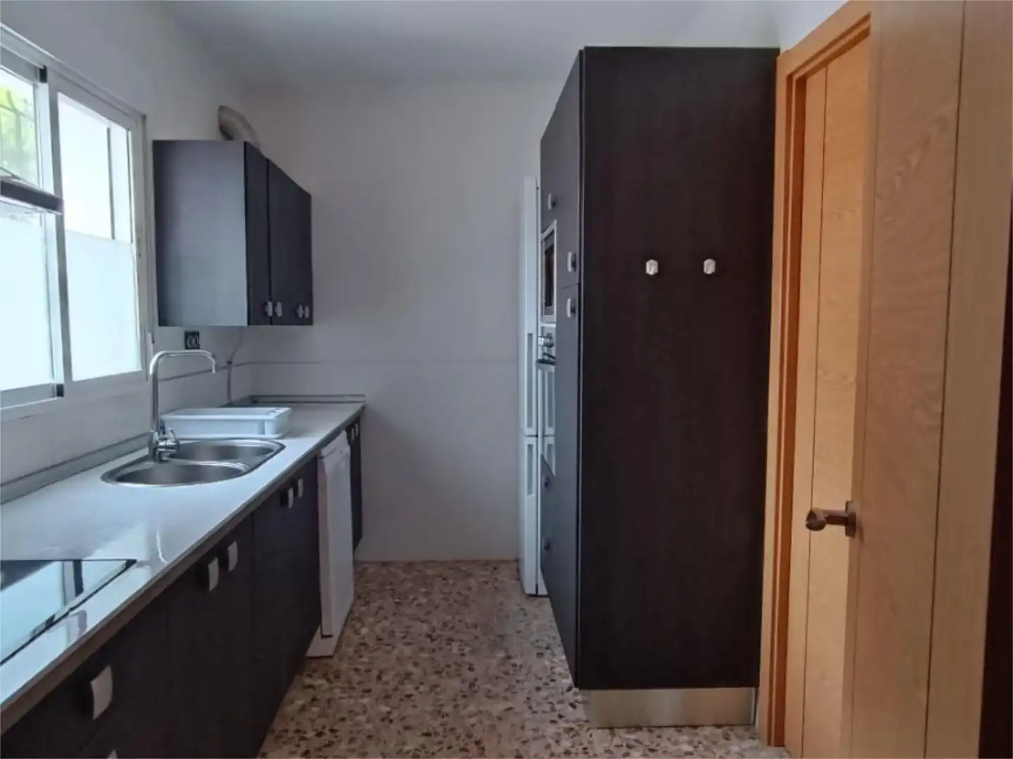 Casa o xalet en venda a Calle Algarrobina, 1019, Monte los Almendros - El Pargo - Costa Aguilera Cuina de Casa o xalet en venda en Salobreña amb Aire condicionat, Calefacció i Jardí privat