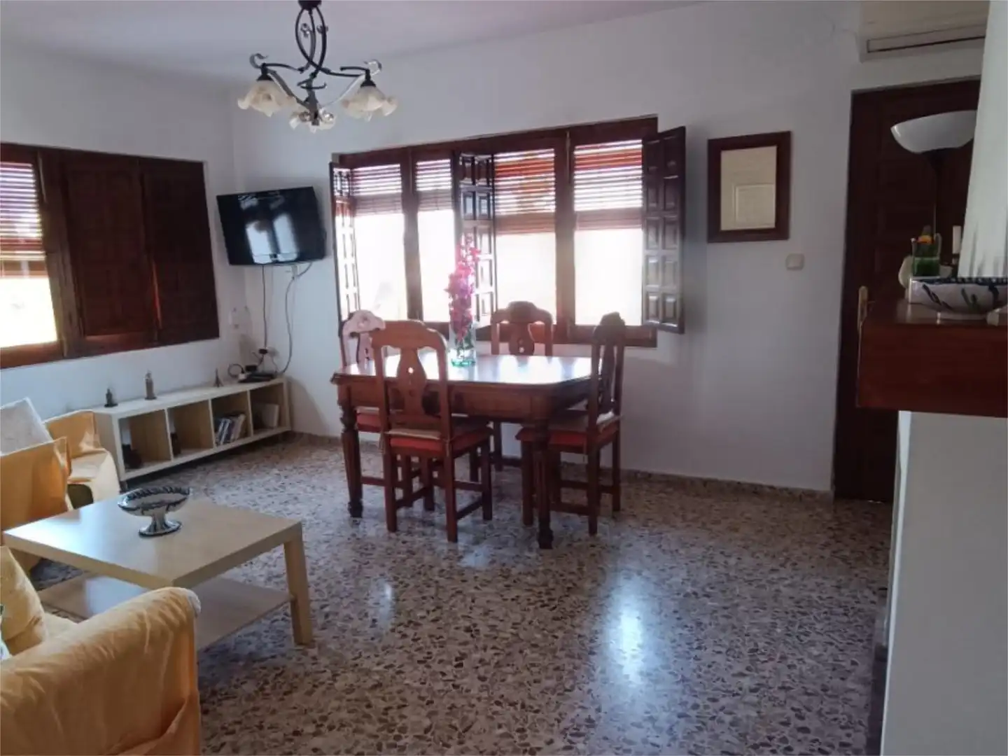 Casa o xalet en venda a Calle Algarrobina, 1019, Monte los Almendros - El Pargo - Costa Aguilera Menjador de Casa o xalet en venda en Salobreña amb Aire condicionat, Calefacció i Jardí privat