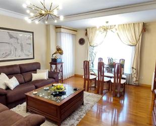 Living room of Flat for sale in Valladolid Capital  with Terrace, Swimming Pool and Balcony