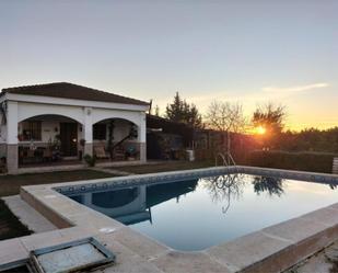 Piscina de Finca rústica en venda en Utrera amb Aire condicionat i Piscina