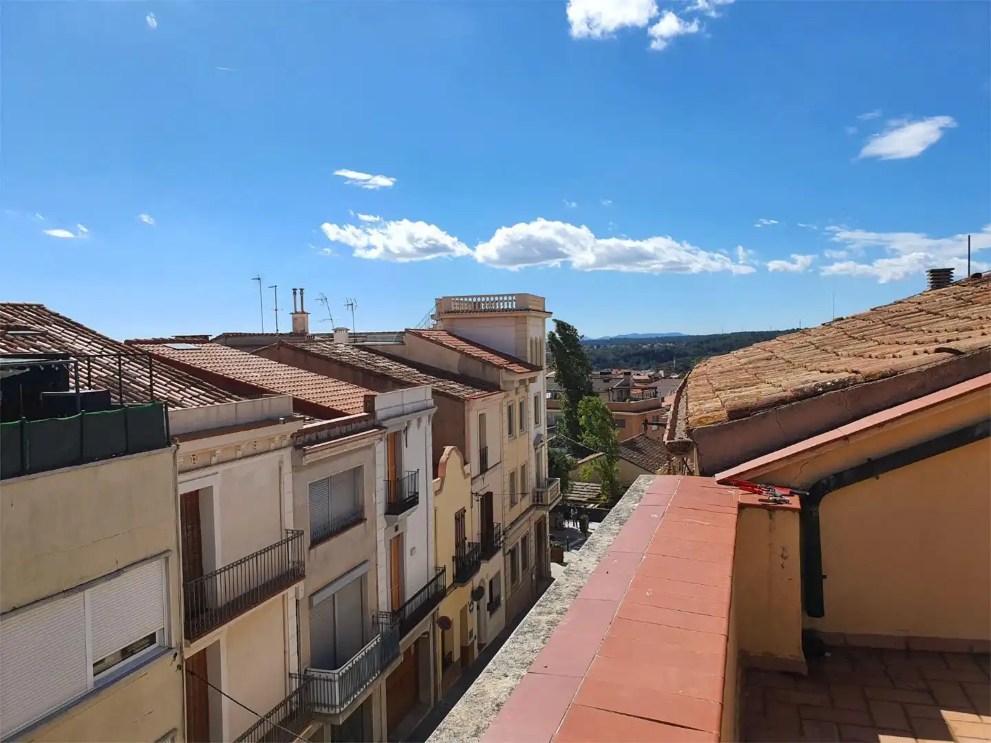 Oficina de lloguer a Carrer Major, 80, Poble - Casc Antic Vista exterior de Oficina de lloguer en Castellar del Vallès