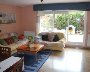 Living room of Single-family semi-detached to rent in  Zaragoza Capital  with Air Conditioner, Terrace and Swimming Pool