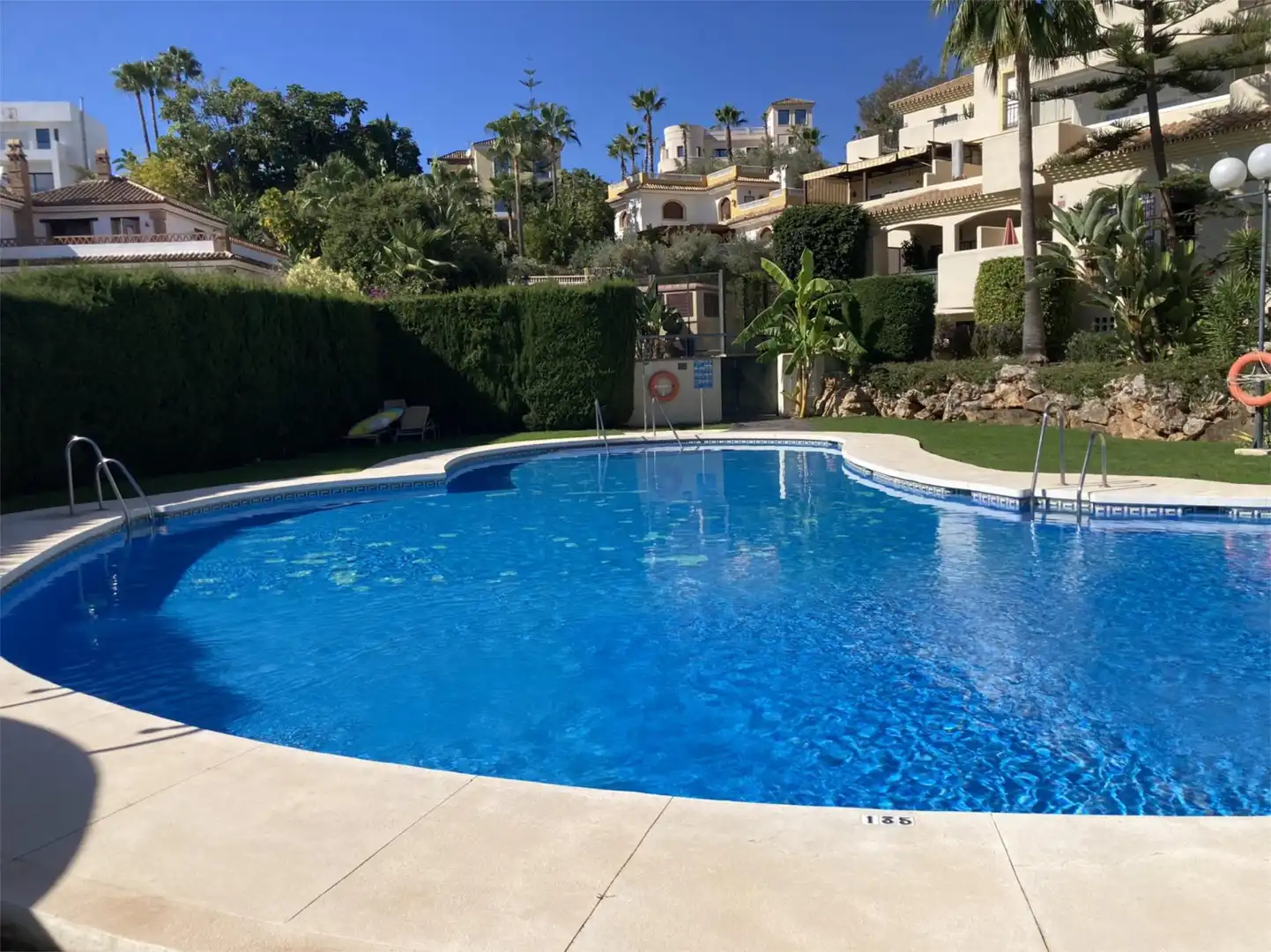 Dúplex en venda a Calle Lila, 1, Santa María Piscina de Dúplex en venda en Marbella amb Aire condicionat, Calefacció i Jardí privat