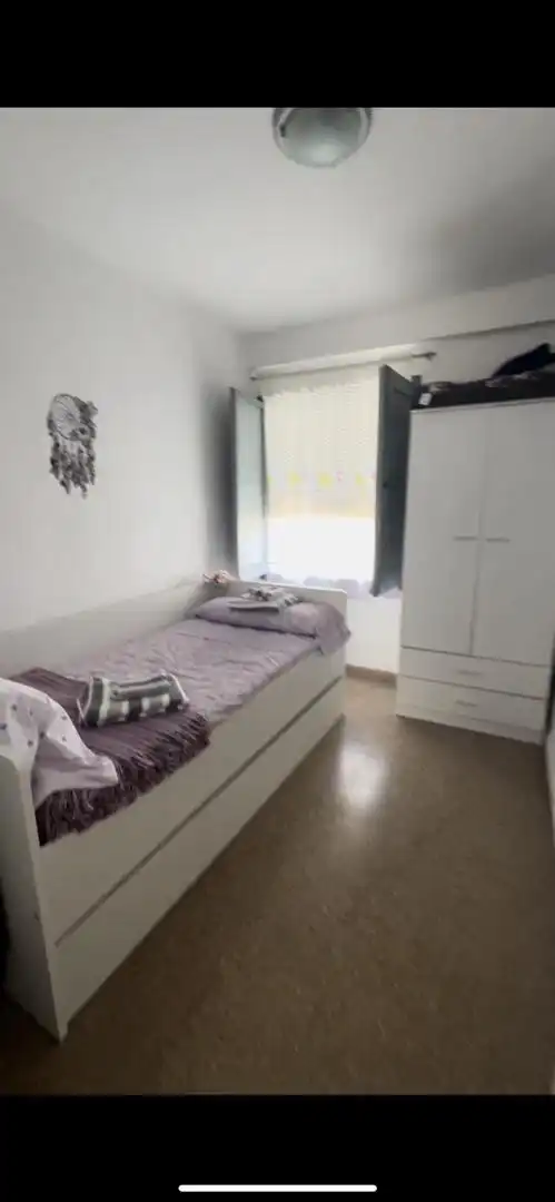 Habitació a Carrer Proa, 4, Grau de Gandia - Venecia - Marenys de Rafalcaid Dormitori de Pis per a compartir en Gandia amb Aire condicionat, Terrassa i Moblat