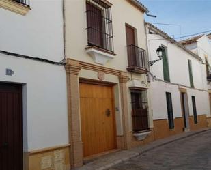 Vista exterior de Casa o xalet en venda en Utrera amb Aire condicionat i Balcó