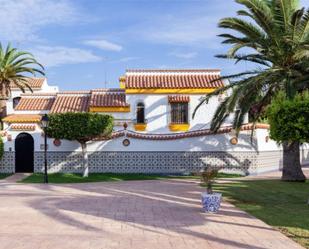 Vista exterior de Casa o xalet en venda en Roquetas de Mar amb Aire condicionat, Terrassa i Piscina